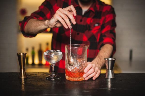 jigger là gì, vì sao E2bet tỷ lệ kèo World Cup 2026 bartender không thể thiếu jigger
